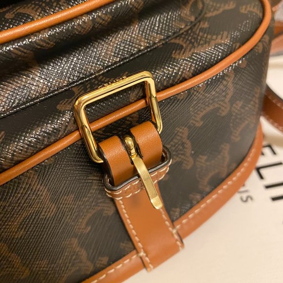 ❌SOLD❌CELINE Triomphe Canvas Medium Folco Bag Tan - Picture 7 of 9